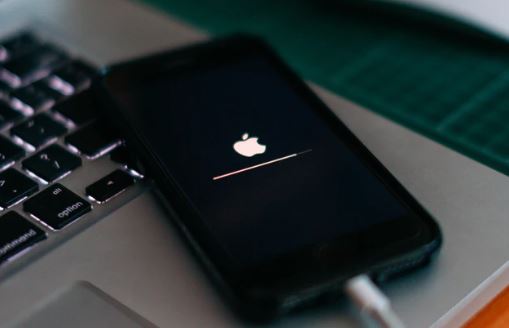 هل يجب علي تحديث iPhone الخاص بي إلى أحدث إصدار من iOS؟ - صورة الأخبار على imei.info